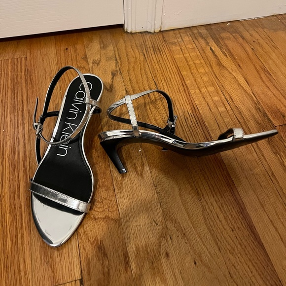 Calvin Klein Modern/ Clean Silver Mirrored Strappy Kitten Sandal Heel - Picture 8 of 10